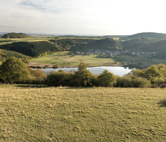 Blick ins Meerfelder Maar, © Eifel Tourismus GmbH