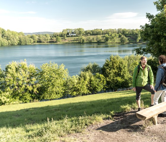 Wanderrast am Weinfelder Maar, © Eifel Tourismus GmbH, D. Ketz