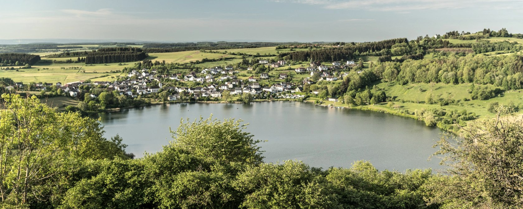 View of the Schalkenmehren maar, © Eifel Tourismus GmbH, Dominik Ketz