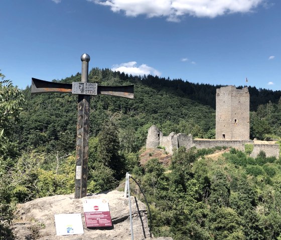 Gipfelkreuz Ende Etappe Niederburg, © GesundLand Vulkaneifel GmbH