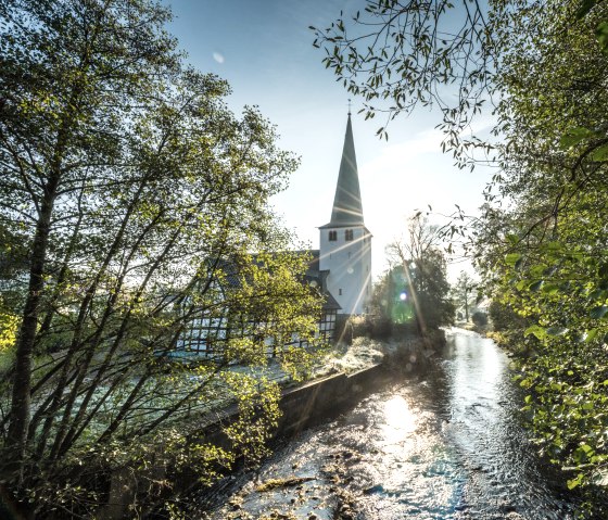 Blick auf die Kirche in Olef, © Eifel Tourismus GmbH, D. Ketz
