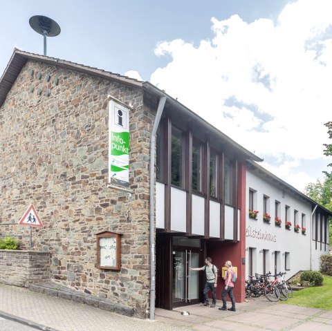 Heilsteinhaus und Nationalpark Infopunkt Einruhr, © Eifel Tourismus GmbH, ARr-shapefruit AG