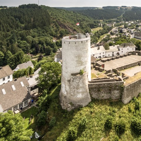 Wanderweg Burgenroute: Burg Reifferscheid, © Eifel Tourismus GmbH, D. Ketz