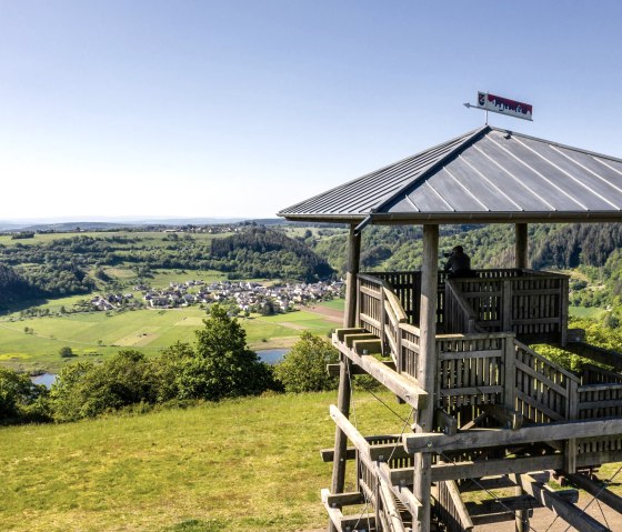 Meerfelder Maar und Turm Landesblick, © GesundLand Vulkaneifel GmbH/D. Ketz