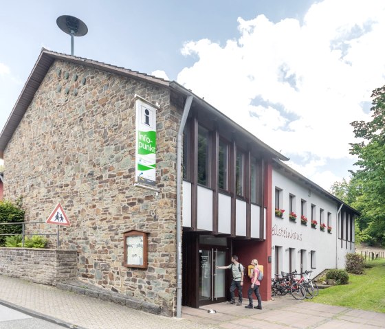 Heilsteinhaus und Nationalpark Infopunkt Einruhr, © Eifel Tourismus GmbH, ARr-shapefruit AG