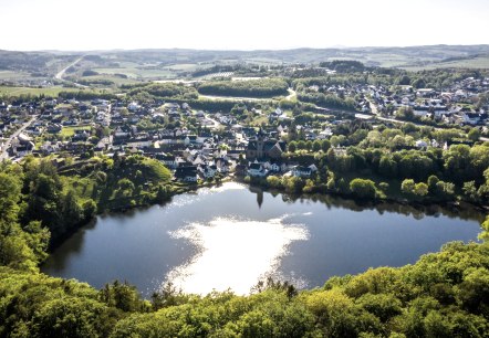 Blick von oben auf das Ulmener Maar, © GesundLand Vulkaneifel GmbH, D. Ketz