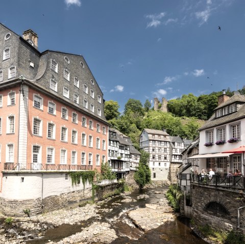 Rotes Haus von der Rurbrücke aus, © Dominik Ketz