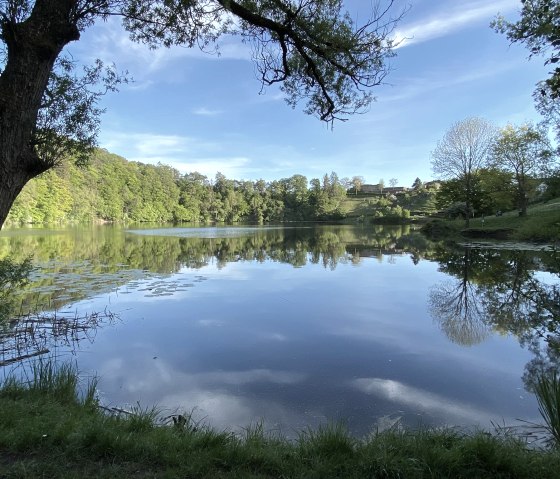 Blick auf das Ulmener Maar, © GesundLand Vulkaneifel GmbH, Carina Wagner