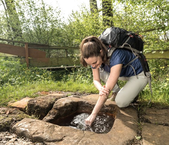 Erfrische Dich an der Mineralquelle Steffelner Drees, © Eifel Tourismus GmbH, D. Ketz