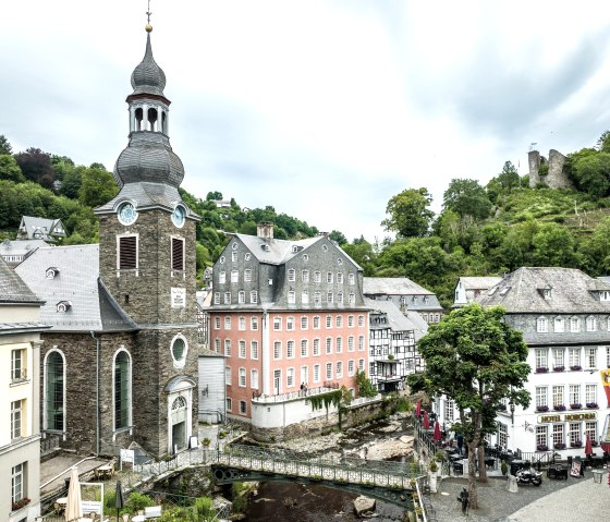 Oude stad van Monschau met het Rode Huis, © Eifel Tourismus GmbH, Dominik Ketz