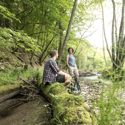 Eifelsteig-Wanderung - Rast am Bach, © Eifel Tourismus GmbH, D. Ketz