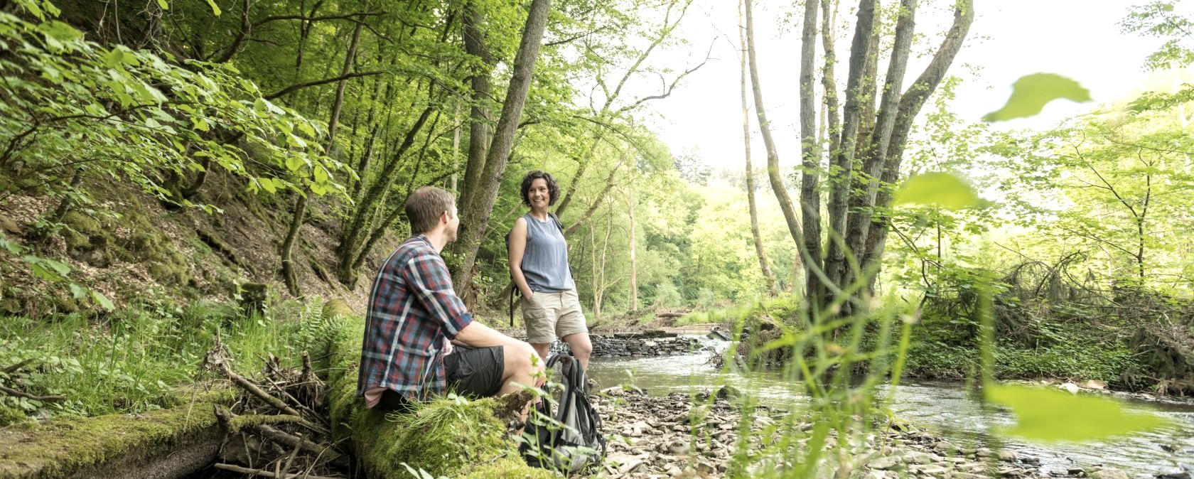 Eifelsteig-Wanderung - Rast am Bach, © Eifel Tourismus GmbH, D. Ketz