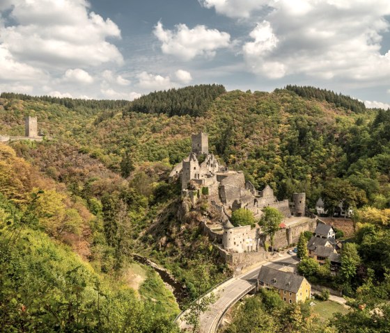 Manderscheider Burgen im Herbst, © Rheinland-Pfalz Tourismus GmbH, D. Ketz für Merian