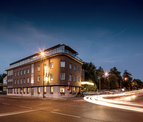 hotel-buschhausen_aachen_bei-nacht