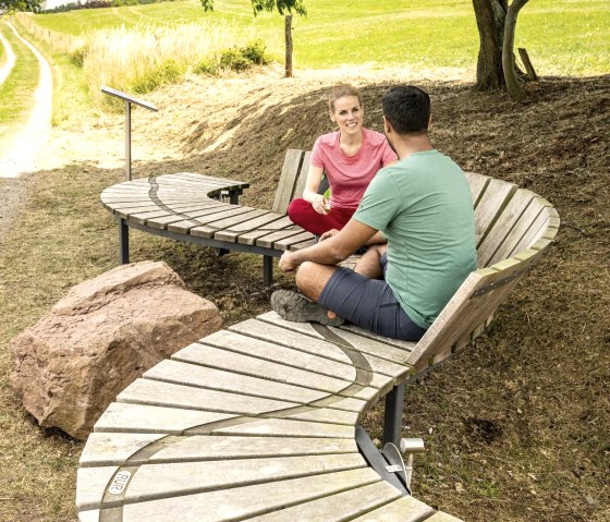 Aire de repos et de découverte sur le sentier de l'Eifel 2, © Eifel Tourismus GmbH, Dominik Ketz